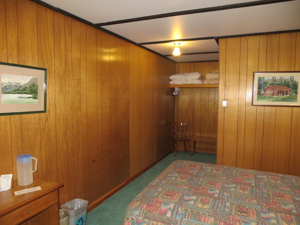 Black Cat Guest Ranch Brule Mines Habitación foto